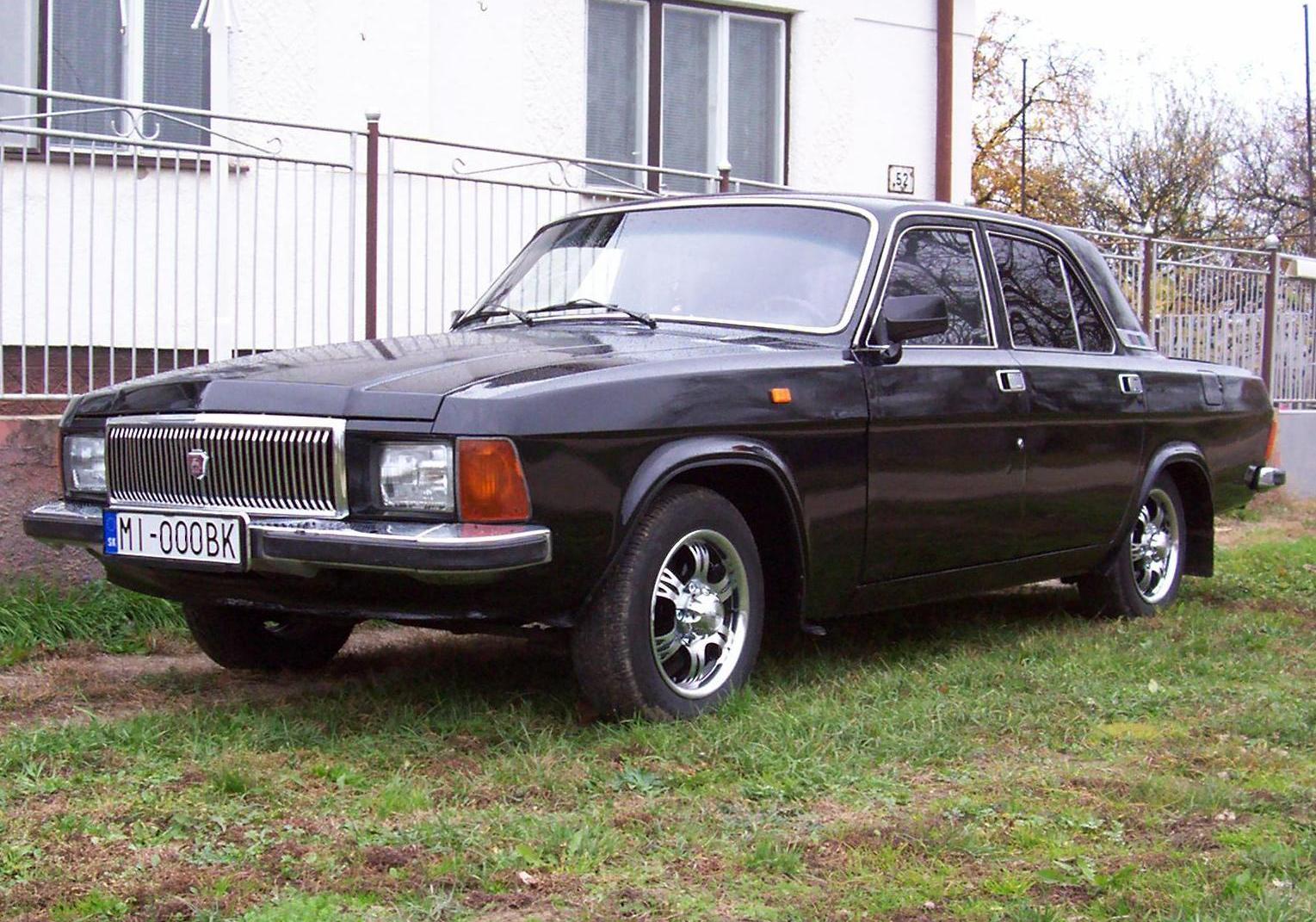 Russia: Volga 3102 (In black)