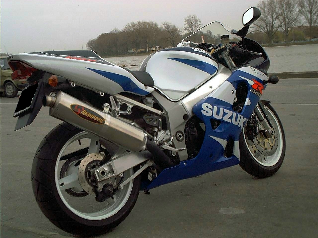 Szutyuki Suzuki Totalbike Motoros N P T Let